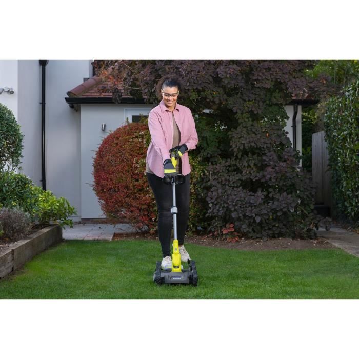 Zelfrijdende maaier van RYOBI RY18LMC30A-120 - 18V - Maaibreedte 30cm - Mulchfunctie - Lithiumbatterij + lader meegeleverd