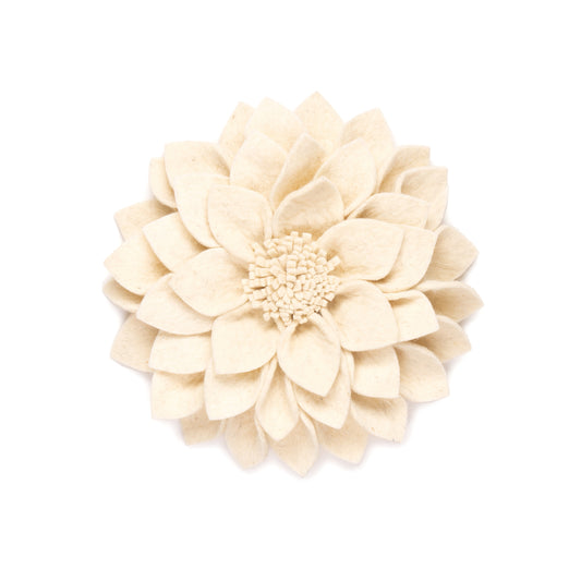 Kuba, vilten decoratie bloem crème-wit