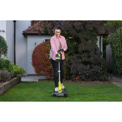 Zelfrijdende maaier van RYOBI RY18LMC30A-120 - 18V - Maaibreedte 30cm - Mulchfunctie - Lithiumbatterij + lader meegeleverd
