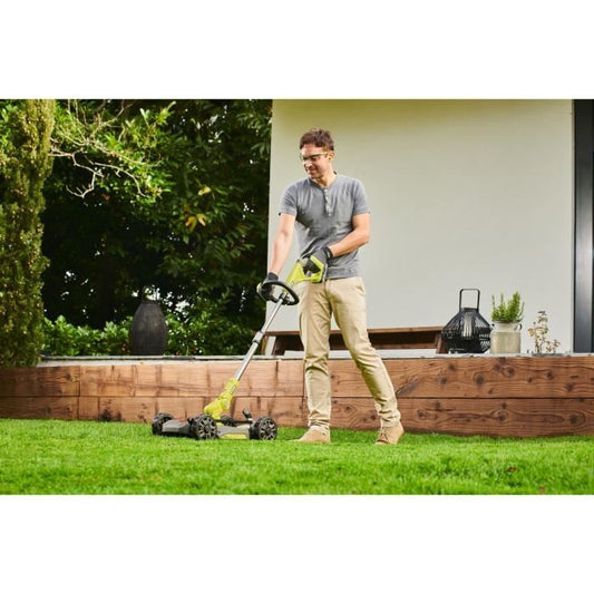 Zelfrijdende maaier van RYOBI RY18LMC30A-120 - 18V - Maaibreedte 30cm - Mulchfunctie - Lithiumbatterij + lader meegeleverd